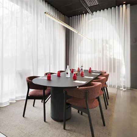 Radisson Red Готель Гельсінкі